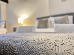 SHM Stays Solihull NEC Airport Nr M6 M40 M42 Great for Long & Short stays 15 min walk to Train Station 5 min drive to Town Centre outside Bus Stops & Supermarket Free Parking Available